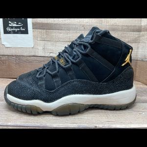 AIR JORDAN 11 RETRO PREM HC "Heiress Black Stingray" 852625 030 Youth Size 4.5Y